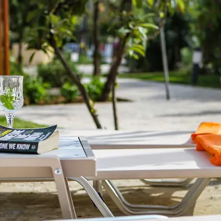 Navigator - ベッド・アンド・ブレックファスト アカラヴィ