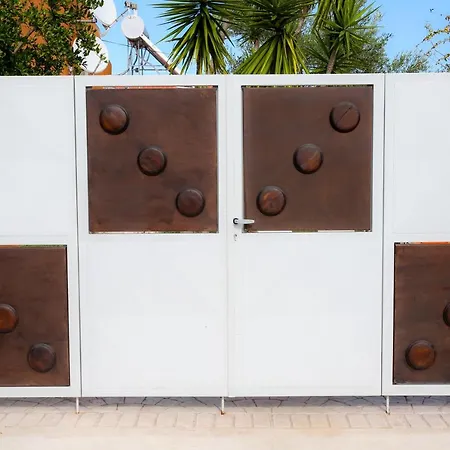 ベッド・アンド・ブレックファスト Navigator - 4*